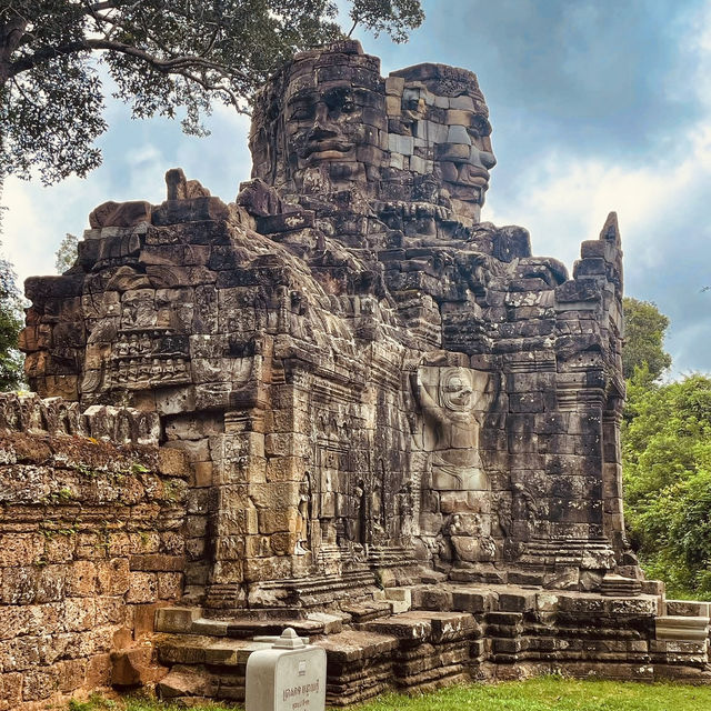 🌿 Ancient Wonders & Solo Adventures: Angkor Wat, Cambodia! 🏛️