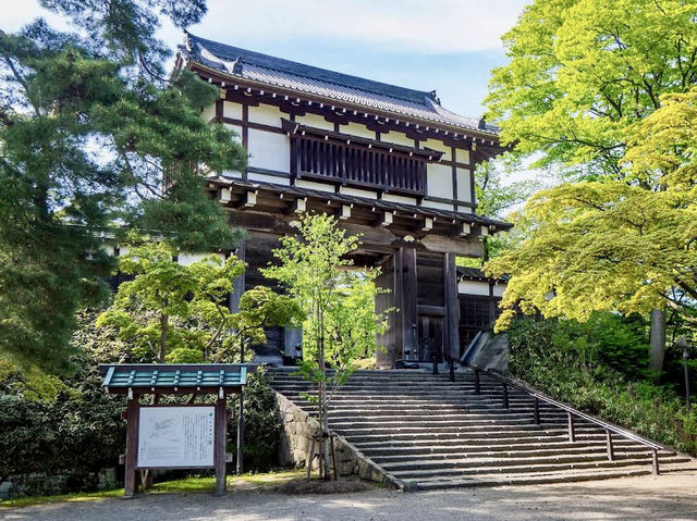 A peaceful historical site built on the ruins of Kubota Castle A peaceful historical site built on the ruins of Kubota Castle