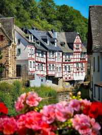 🏡🌿 Monreal: A Fairytale Village in the Eifel
