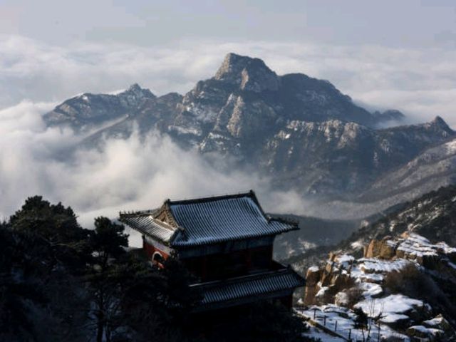 🌄 타이산: 신성한 산과의 만남