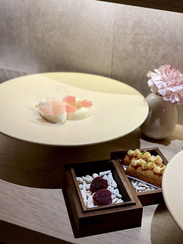 타이난 Liáng Liáng Table (啢啢小桌) — 끼니를 예술로 승화시킨 한끼