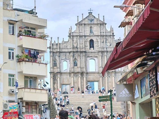 Macau at Night: Neon Dreams & Must-See Spots 🌃✨