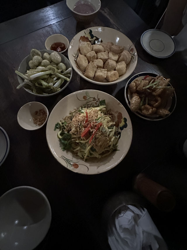 Tầm Vị: Where Hanoi’s Heartbeat Meets Home-Style Elegance 🍽️🌿
