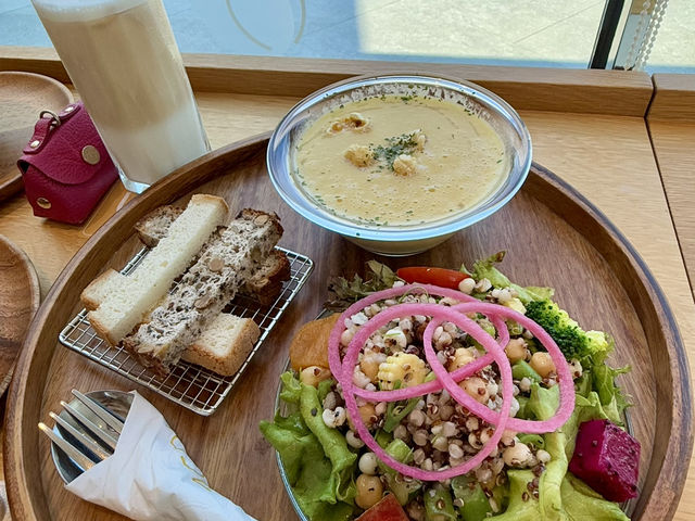 內惟藝術中心蔬食套餐好健康.(SOUP)餐廳早午餐的好餐廳. 內惟藝術中心蔬食套餐好健康.(SOUP)餐廳早午餐的好餐廳.