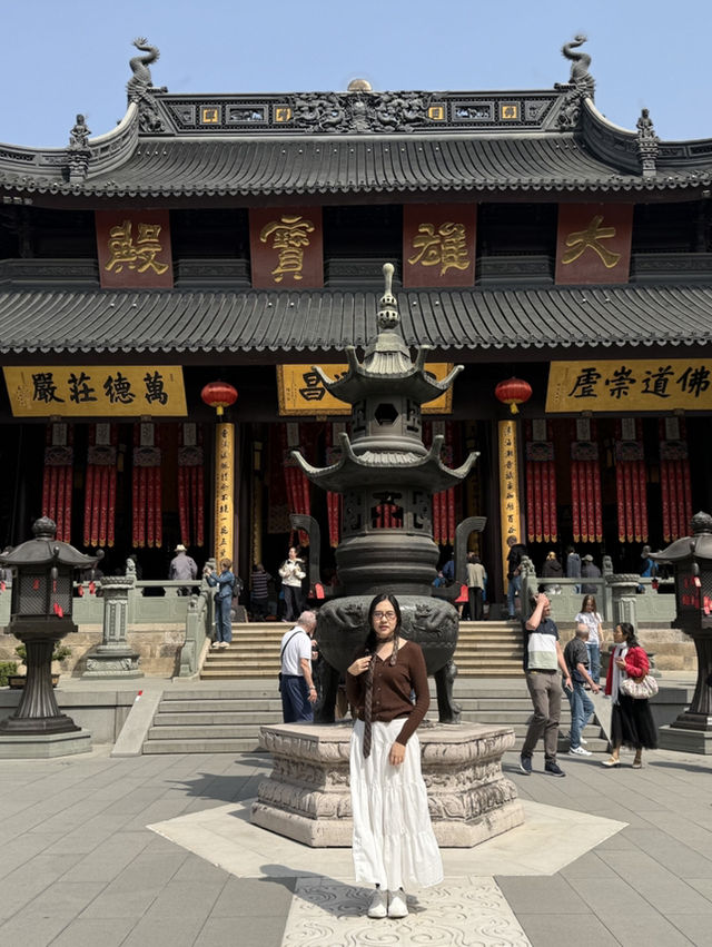 วัดพระหยกวัดพุทธที่เก่าแก่แห่งหนึ่งในเซี่ยงไฮ้