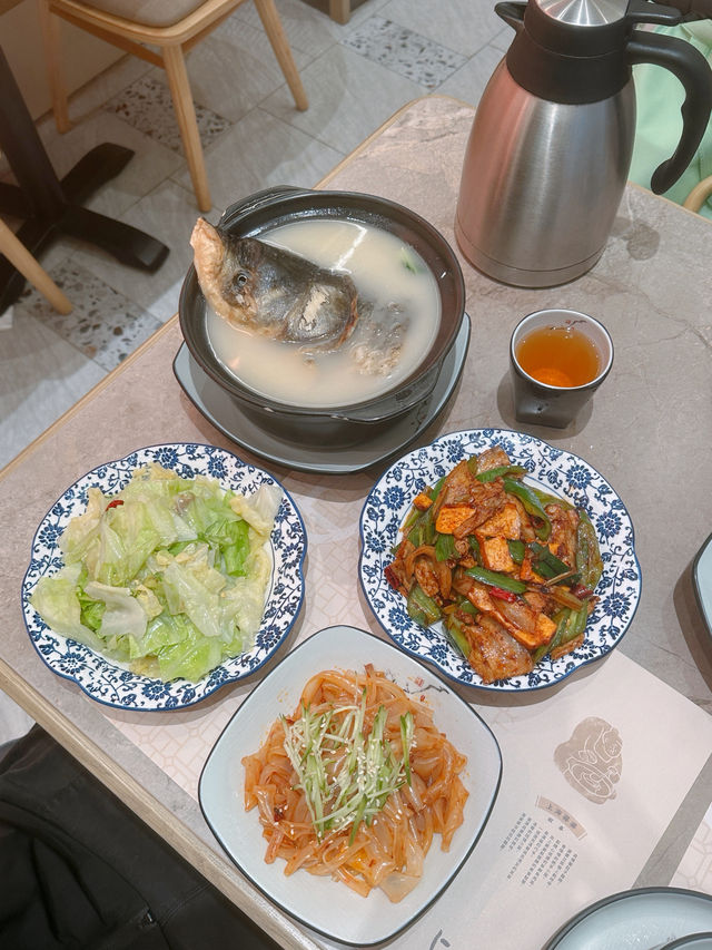 魚湯豆腐白菜鮮味十足🥬