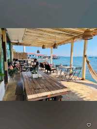 Fat submarine cafe and restaurant  เกาล้าน