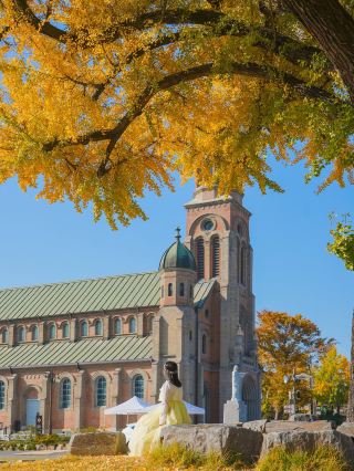 사계절 아름다운 한옥마을 속 전동성당은 어때요? 