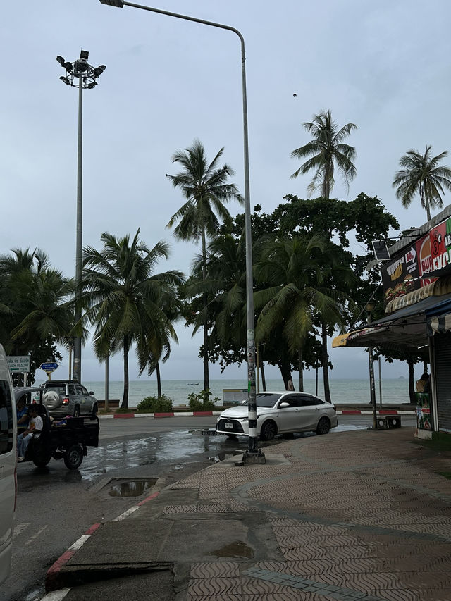 ชวนเที่ยว: หาดอ่าวนาง (Ao Nang Beach) ชวนเที่ยว: หาดอ่าวนาง (Ao Nang Beach)