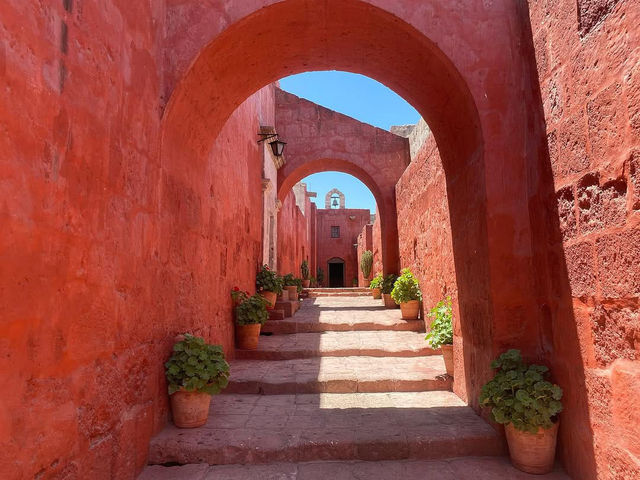 A Vibrant Oasis of History and Color A Vibrant Oasis of History and Color