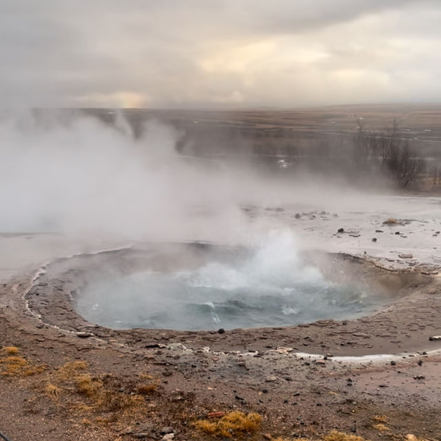 冰島黃金圈 史托克間歇泉 Strokkur｜蓋歇爾間歇泉區的必看噴泉
