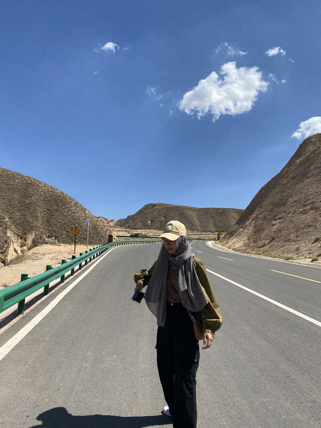 🌈 Shuimo Danxia — ภูเขาสีรุ้งกลาง Lanzhou 🌈 Shuimo Danxia — ภูเขาสีรุ้งกลาง Lanzhou