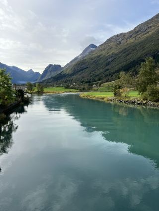 😌 Enjoy a slow-paced experience in Alden, Norway! Valleys, streams, and beautiful villages – it's incredibly chic!