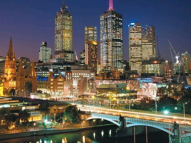 Melbourne's Secret Lanes & Culture Fix! 🎨☕️