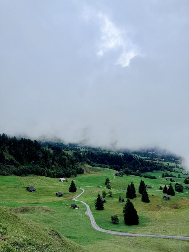 Swiss Alpine Escape🚲 Swiss Alpine Escape🚲