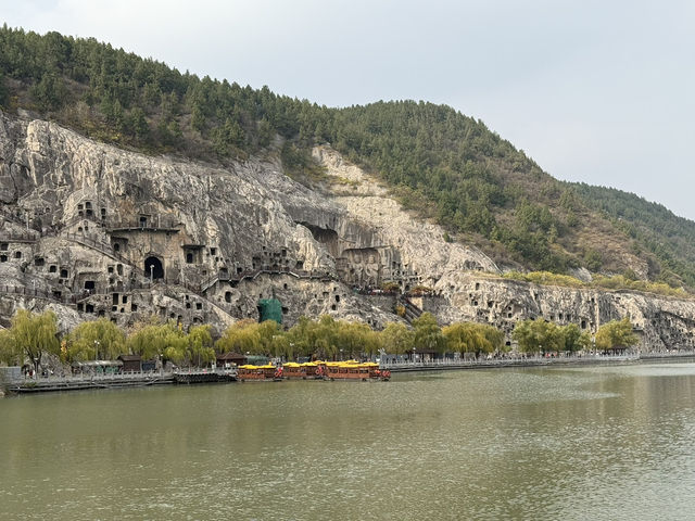 ประทับสุดขีด ที่ถ้ำหลงเหมิน เมืองลั่วหยาง ประทับสุดขีด ที่ถ้ำหลงเหมิน เมืองลั่วหยาง