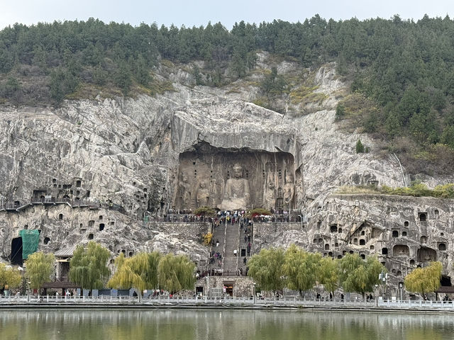 ประทับสุดขีด ที่ถ้ำหลงเหมิน เมืองลั่วหยาง ประทับสุดขีด ที่ถ้ำหลงเหมิน เมืองลั่วหยาง