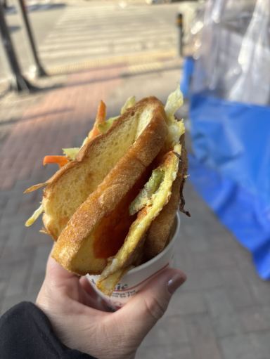 川沿いにあるあったかい韓国トーストの名店 | Trip.com ソウル