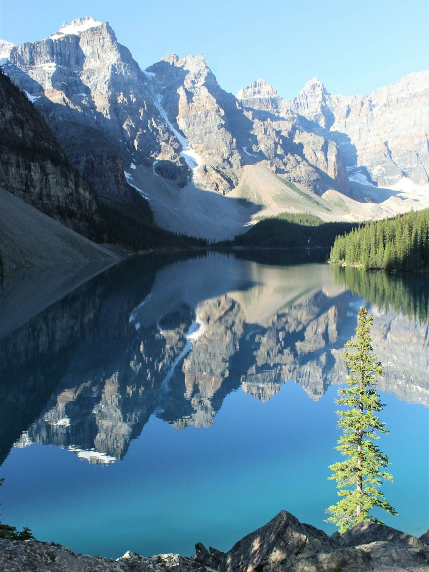 📸 Thử nghiệm các giác quan tại hồ Moraine ở Banff, Canada: Ở đây, thị giác không phải là giác quan duy nhất!