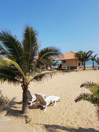 Come for a stay... and you’ll fall in love! D’Budi Beach Resort: A white-sand, crystal-clear, breezy getaway in Yaring.