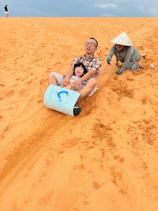 🏜️ Sliding Down the Sand Dunes: A Must-Try Experience in Mui Ne!