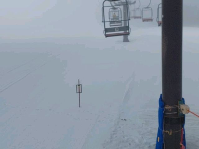 Spring Skiing in Hakuba Goryu – 15 Days of First Lifts, Carving & Valley Walks