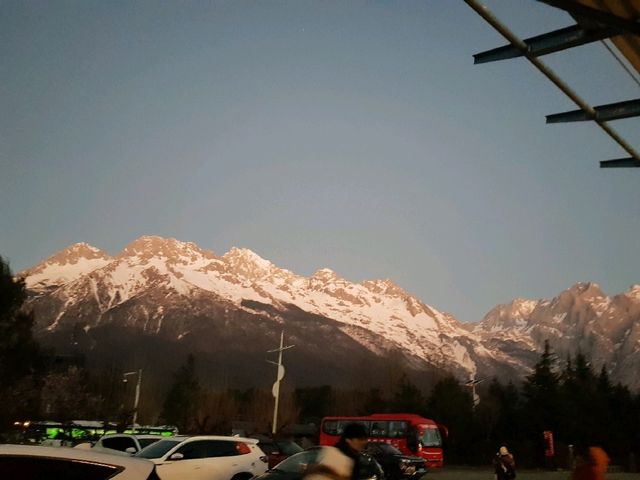 Discovering Jade Dragon Snow Mountain: The Blend of White Snow and Sky