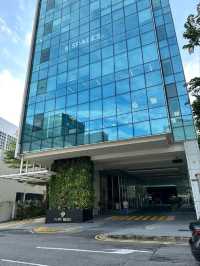 “Clarke Quay Comfort: Stylish Stay with Riverside Ease”