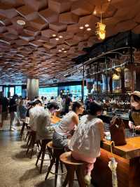 One of the world largest Starbucks 🍺