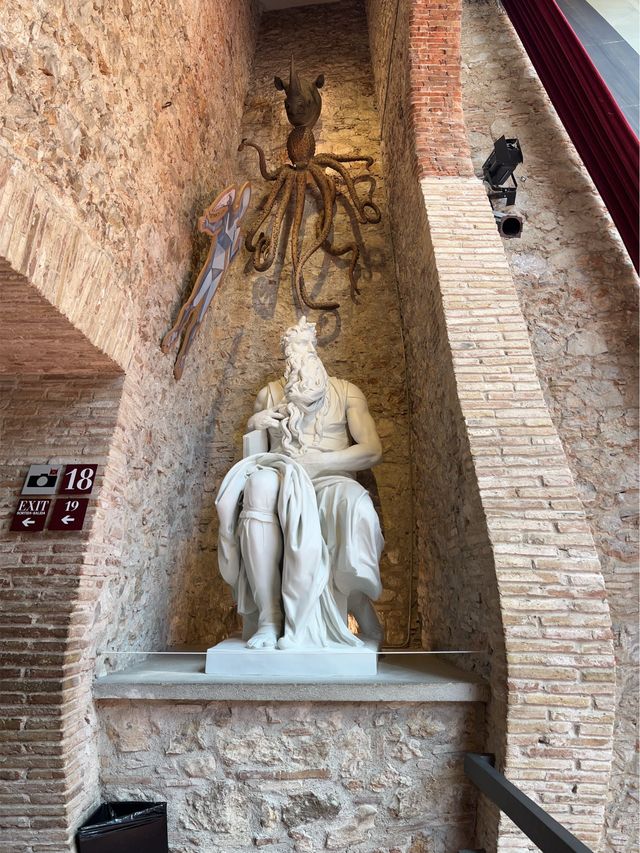 Daytrip to Dalí Museum 👨🏻‍🎨 in Figueres