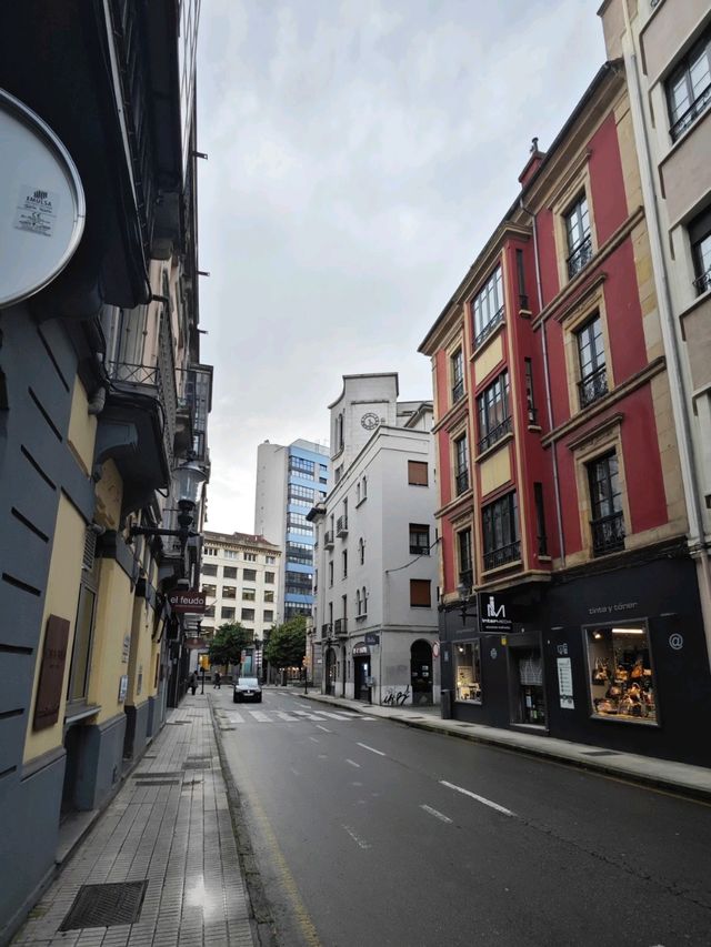 🚶‍♂️ Walking Through Gijón’s Everyday Beauty! 🏙️✨