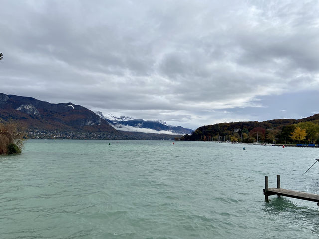 🇫🇷 Annecy: A Charming Journey to France's "Venice of the Alps"🏞️