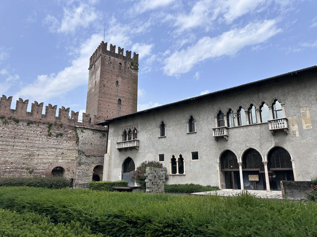 🌍 Verona – Where Romance Meets History! ❤️🇮🇹