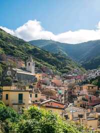 🌊 Riomaggiore: The Colorful Gateway to Cinque Terre 🇮🇹✨