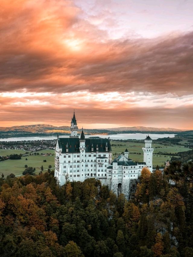 🏰✨“Fairy Tales Made Real: My Magical Day at Schloss Neuschwanstein”✨🏰