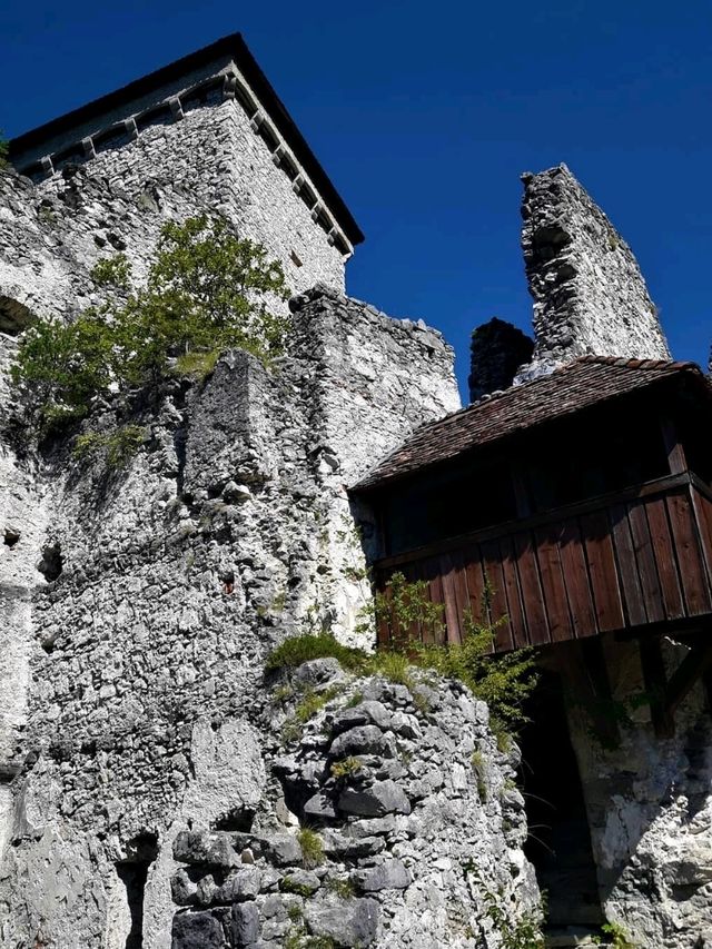🏰🌿 “Historic Heights: My Visit to Kamen Castle” ✨🛡️