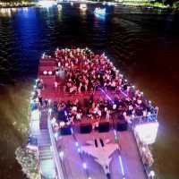 Beautiful Night River Cruise in Guangzhou 