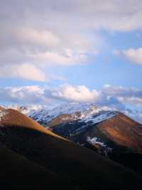 Great viewpoint over Sichuan's Mountains