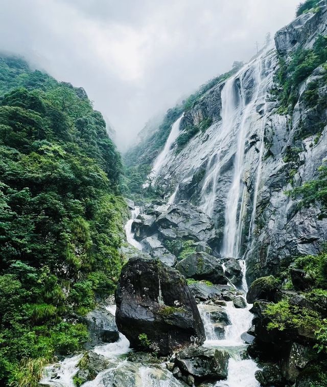 夏日避暑勝地，臥龍谷