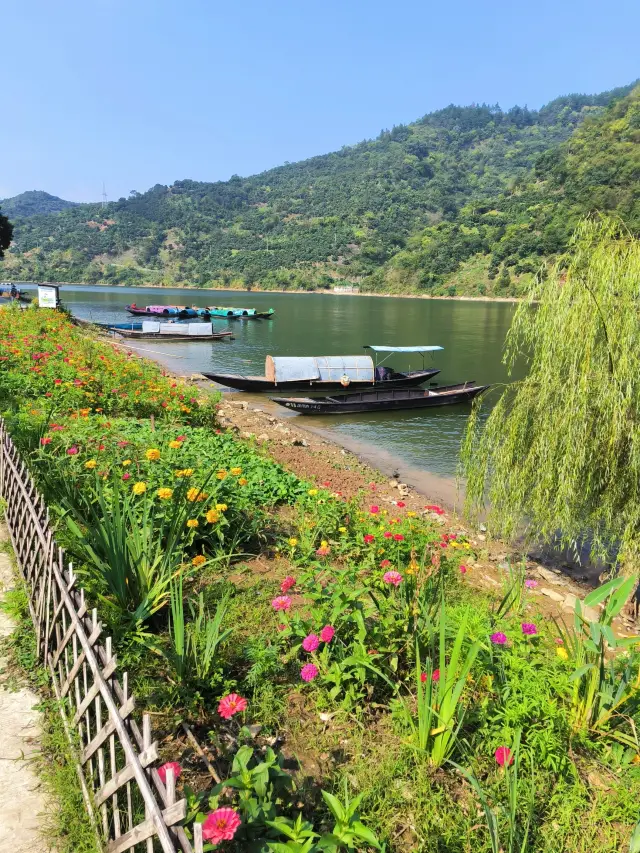 Xin'an River Landscape Gallery | Known as the Danube of the East