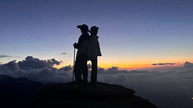 沒開玩笑--全中國的人都在武功山!