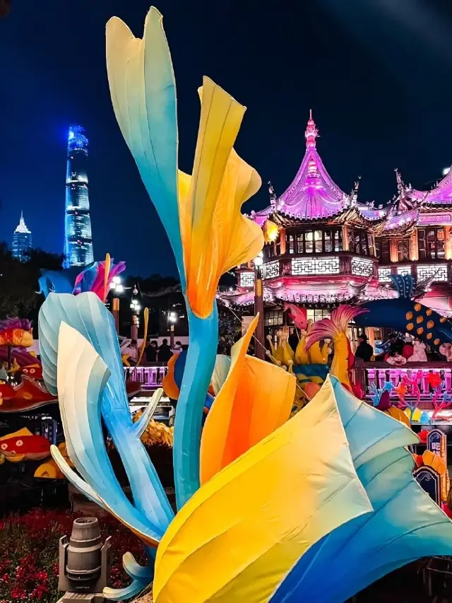 I was amazed by the Lantern Festival in Shanghai's Yu Garden, which instantly maxed out the New Year atmosphere!