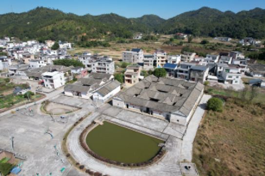 廣東東源仙坑村明德堂