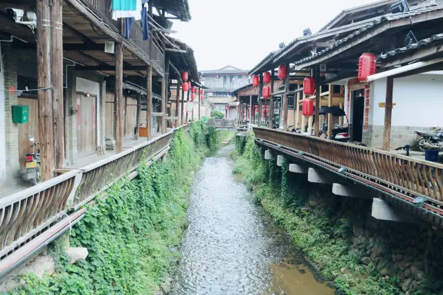 Exploring the ancient Mei Village, silent in the river of history