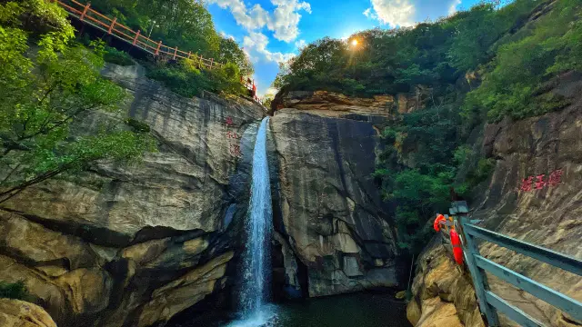 The perfect destination for a holiday trip, Qingliang Valley offers all the joy you could want!