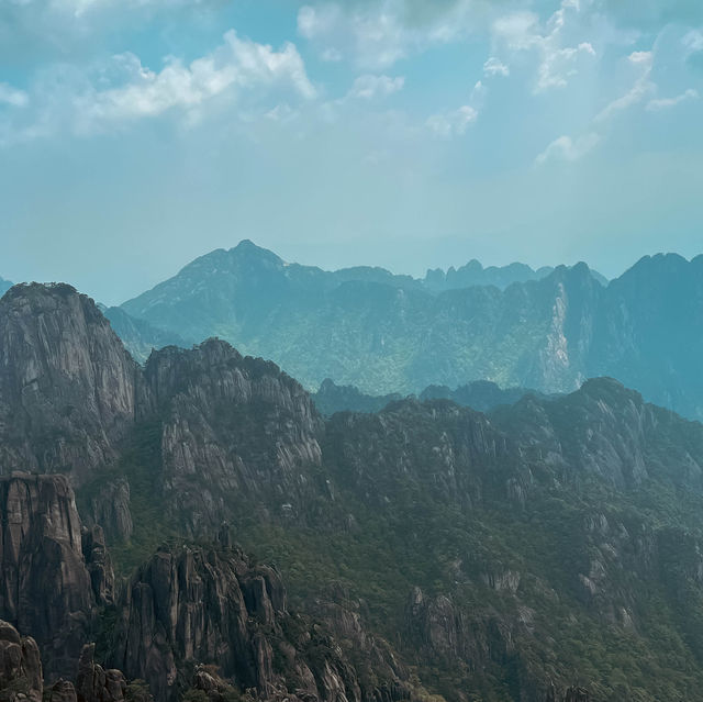 Discover the Enchanting Huangshan Mountains: A Year-Round Gem in Anhui Province