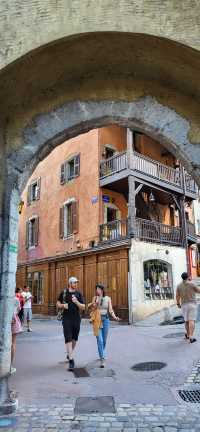 被作家雨果讚譽為法國最美小鎮的安納西Annecy