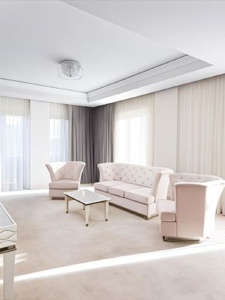 🌟 Timisoara's Top Stay: Hotel Tresor le Palais 🌟