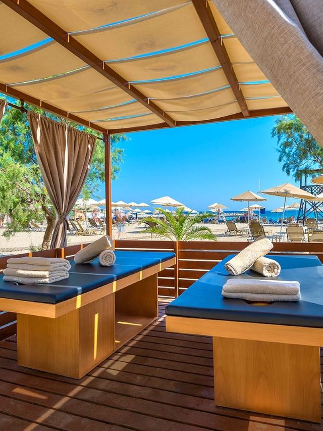 🌊🛏️ Fodele's Finest: Splash & Stay in Greece 🇬🇷
