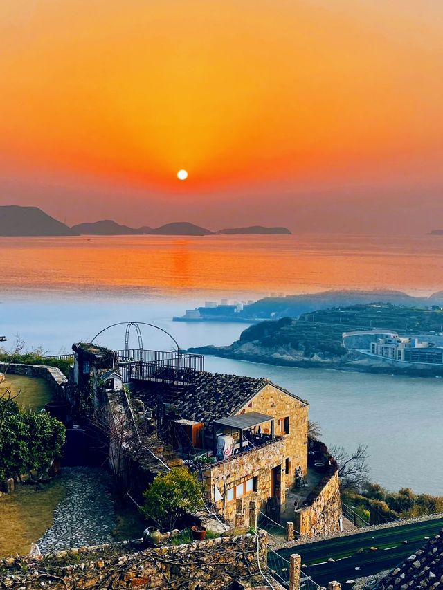 仙氣飄飄！睡入半山民宿之中，賞絕美無敵海景